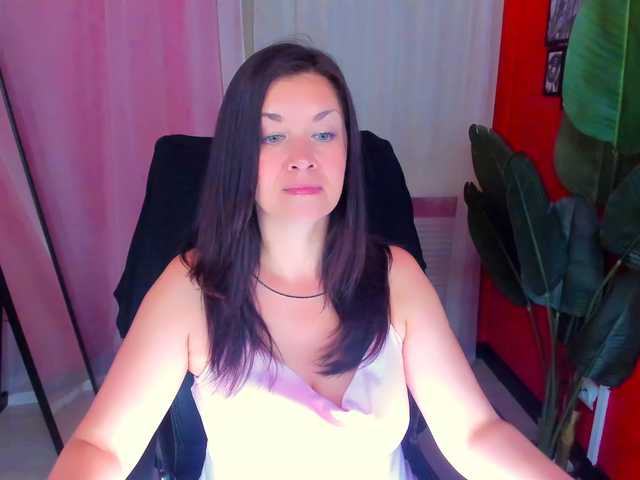 AnaMills live cam on BongaCams