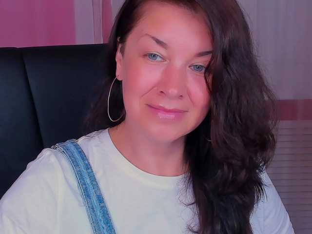 AnaMills live cam on BongaCams