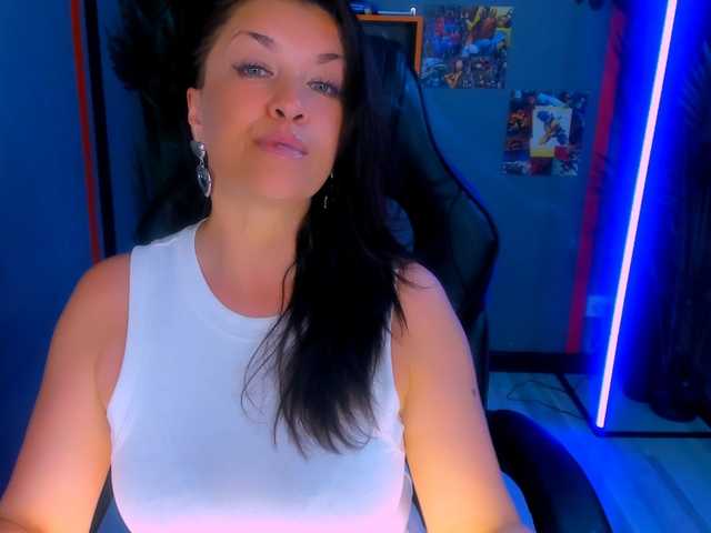 AnaMills live cam on BongaCams