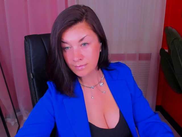 AnaMills live cam on BongaCams