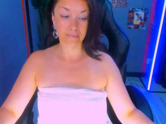AnaMills Live Webcam on BongaCams