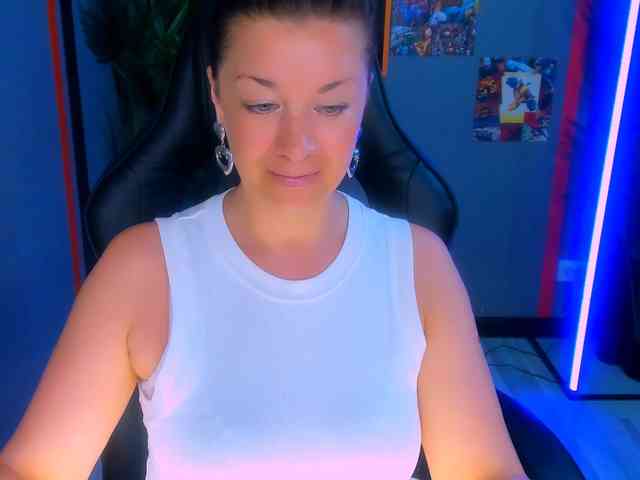 AnaMills Live Webcam on BongaCams