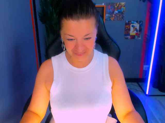 AnaMills Live Webcam on BongaCams