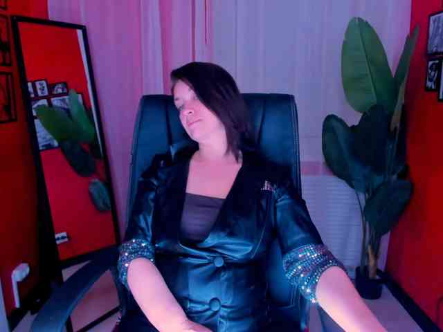 AnaMills Live Webcam on BongaCams