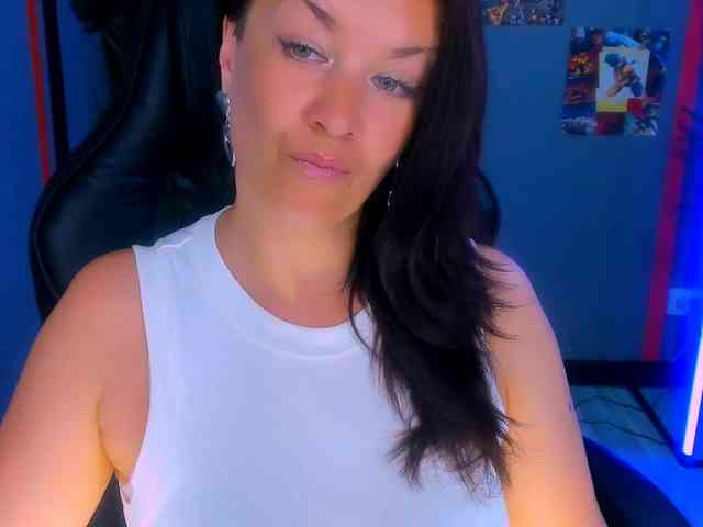 AnaMills Live Webcam on BongaCams