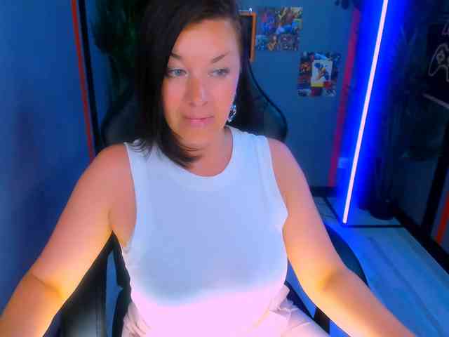 AnaMills Live Webcam on BongaCams
