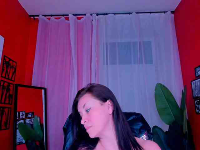 AnaMills Live Webcam on BongaCams