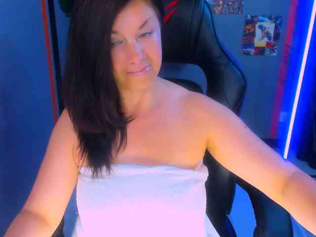 AnaMills Live Webcam on BongaCams