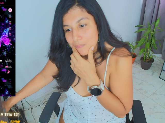 le modèle Sophiewalker est en webcam porno dans un show sur le site bongacams, il possède les tags suivants: Latino/Hispanic,Brunette,Shaved
