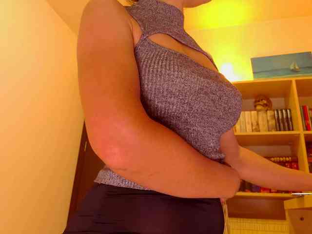Agatha137 webcam