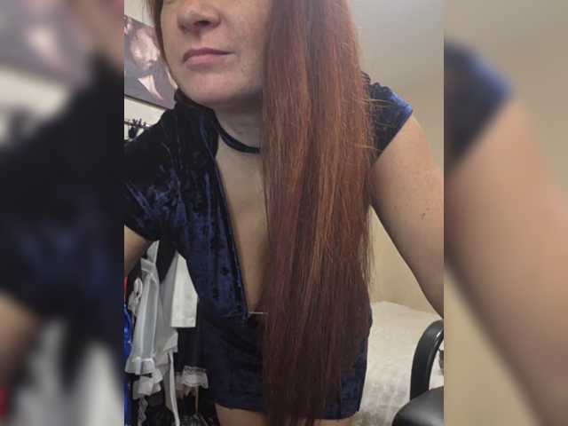 Flirt_Red live cam preview