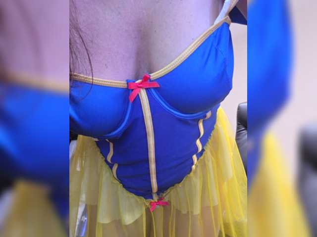 Flirt_Red live cam preview