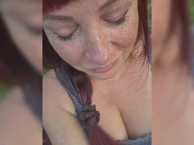 Flirt-Red live cam on BongaCams