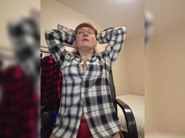 Flirt_Red live cam preview