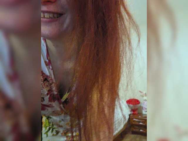 Flirt-Red live cam on BongaCams