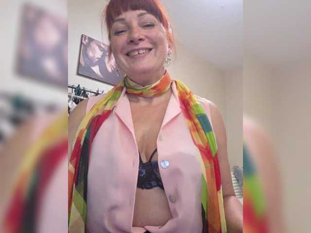 Flirt-Red live cam on BongaCams