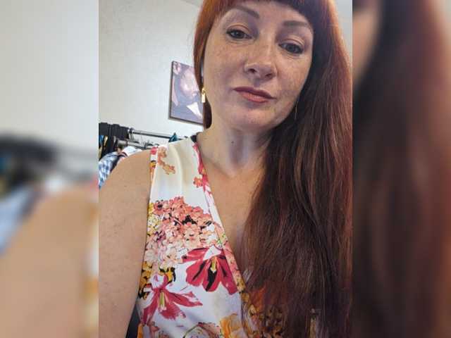 Flirt-Red live cam on BongaCams