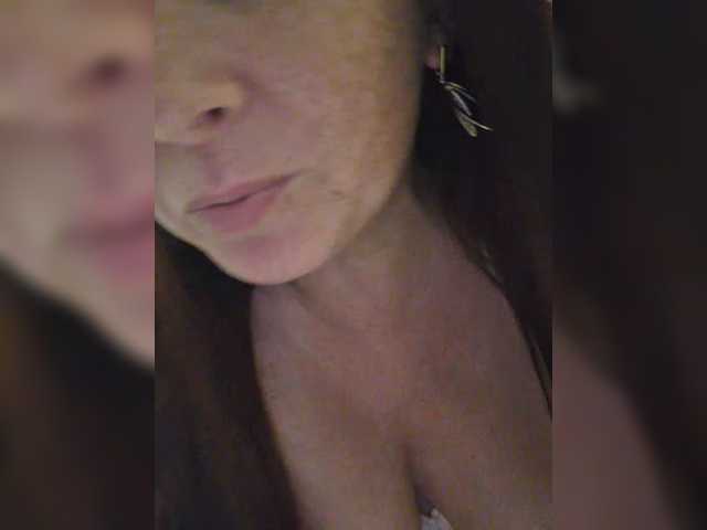 Flirt-Red live cam on BongaCams