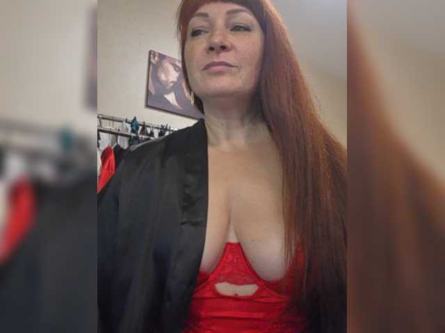 Flirt_Red live cam preview