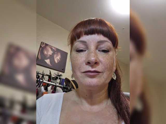 Flirt-Red live cam on BongaCams