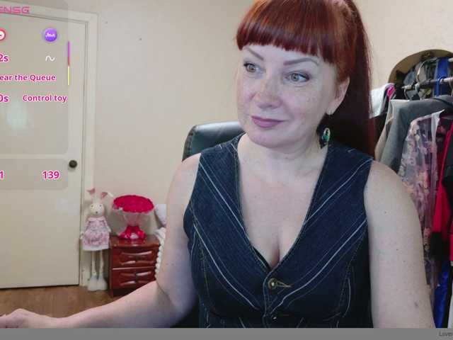 Flirt-Red live cam on BongaCams