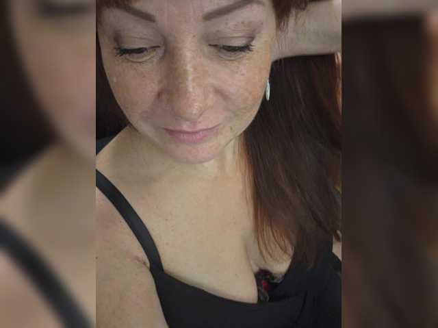 Flirt_Red live cam preview