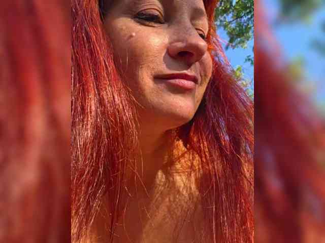 Flirt_Red webcam
