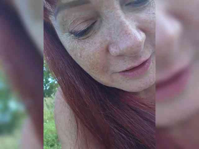 Flirt_Red webcam
