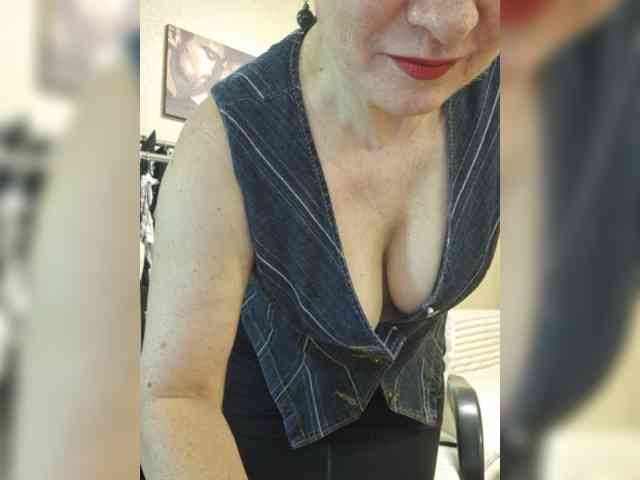 Flirt_Red webcam