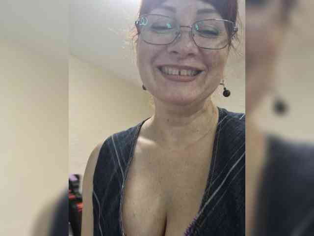 Flirt_Red webcam