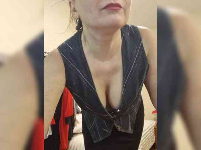 Flirt_Red webcam