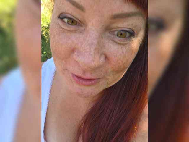 Flirt_Red webcam