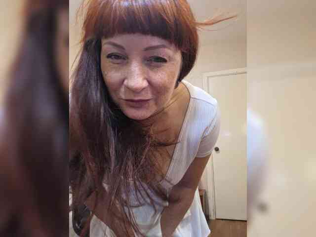 Flirt_Red webcam