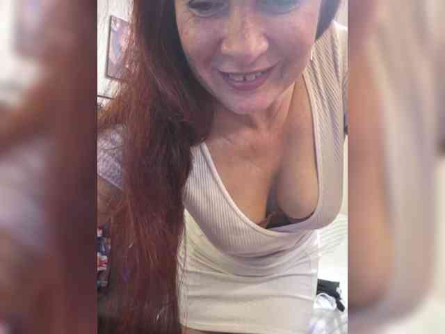 Flirt_Red webcam