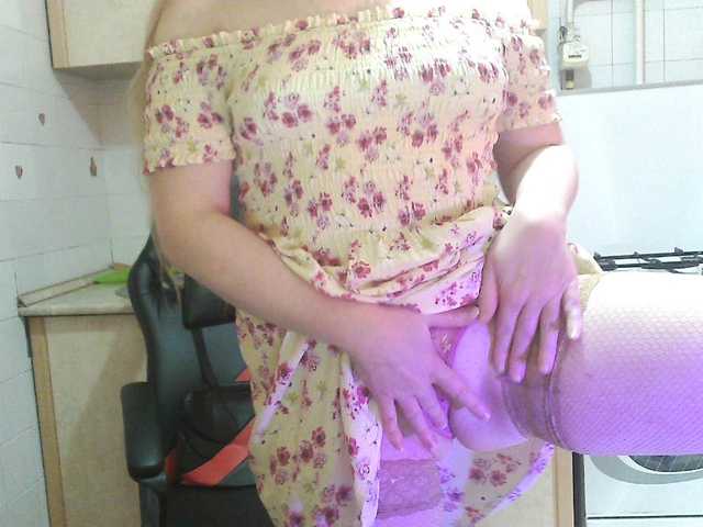 Sweety-Katie's BongaCams show and profile