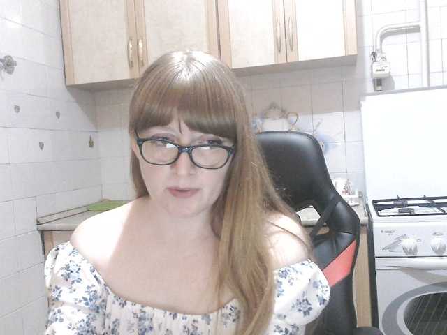 L-e-l-i-k live cam preview