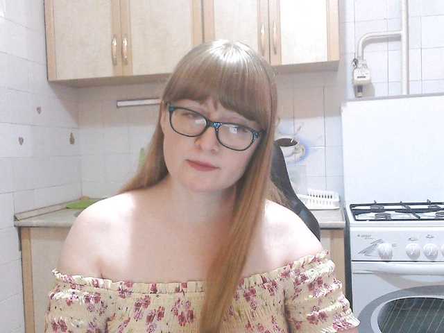 L-e-l-i-k live cam preview