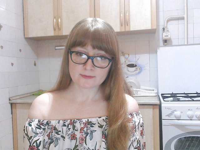 L-e-l-i-k — live female cam