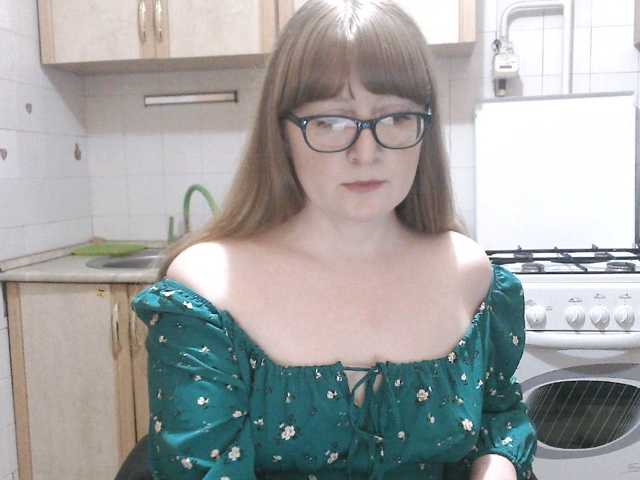 L-e-l-i-k live cam
