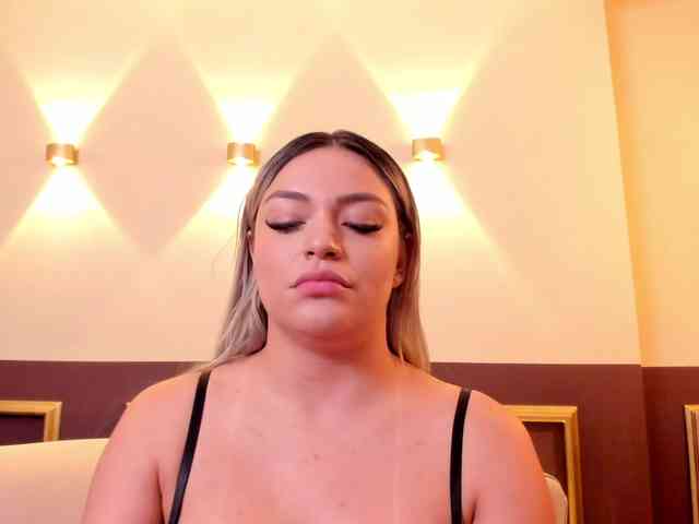 naked chatroom Milaowens
