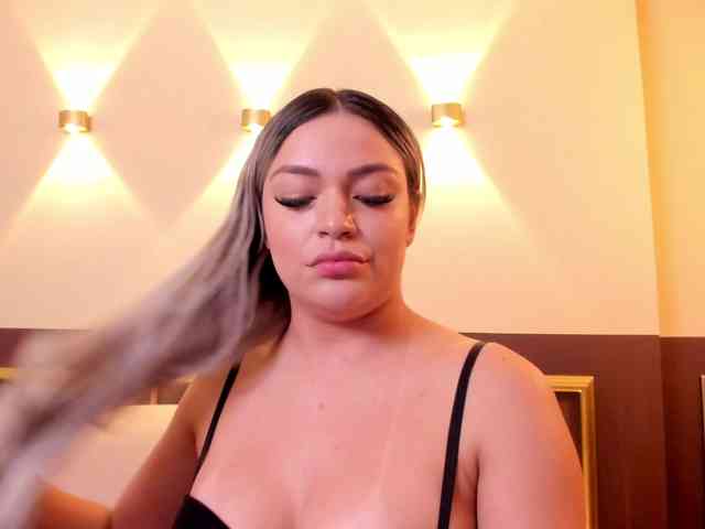 naked chatroom Milaowens
