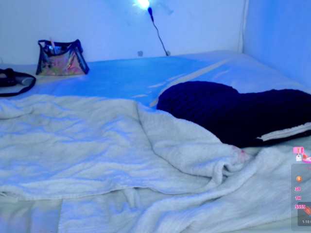 ninatinydoll live cam on BongaCams