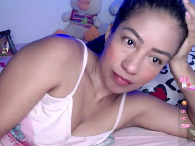 ninatinydoll live cam on BongaCams