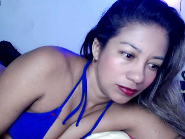 ninatinydoll live cam on BongaCams