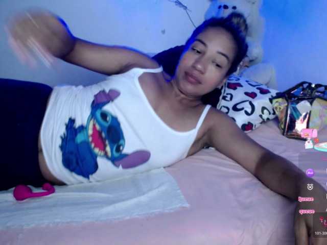 ninatinydoll live cam on BongaCams