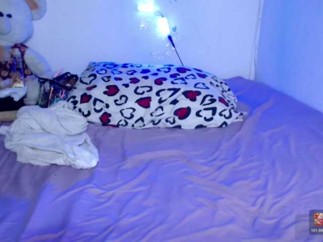 ninatinydoll live cam on BongaCams
