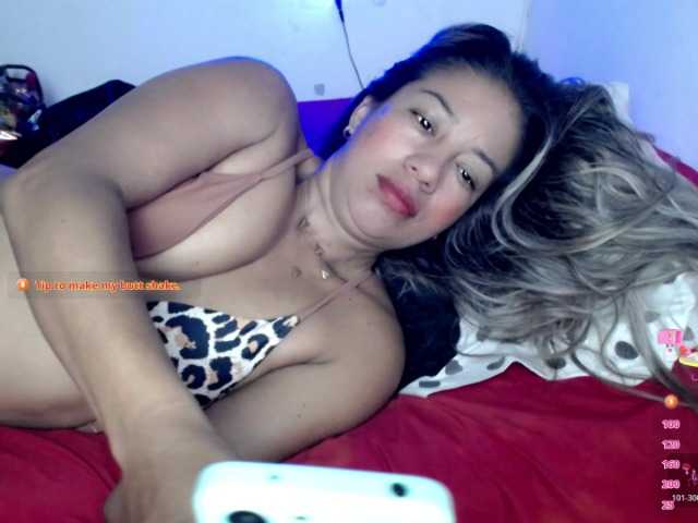 le modèle ninatinydoll est en webcam porno dans un show sur le site bongacams, il possède les tags suivants: Latino/Hispanic,Brunette,Hairy