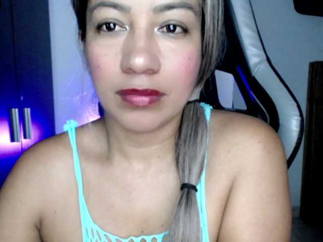 ninatinydoll live cam on BongaCams