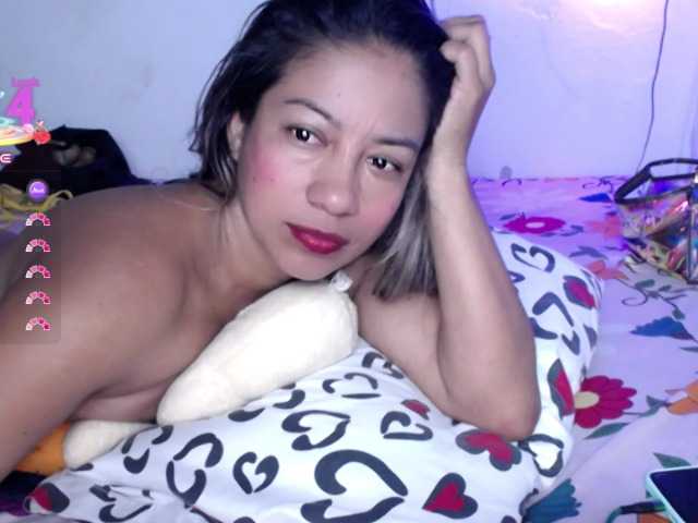 ninatinydoll live cam on BongaCams