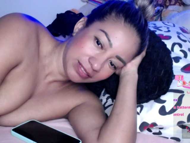 ninatinydoll live cam on BongaCams